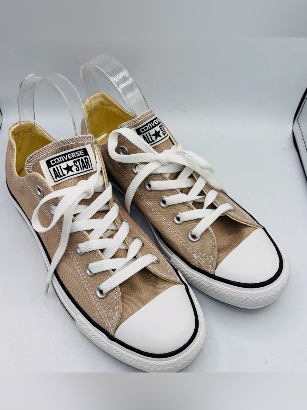 Converse Chuck Taylor with Box All Star Low Top Sneakers